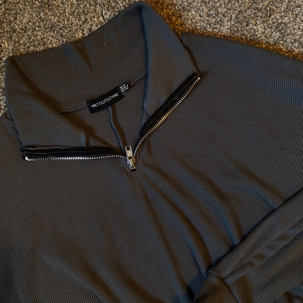 Pretty Little Thing cropped sweatshirt